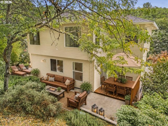 1924 Nw NORFOLK Ct, Portland, OR 97229