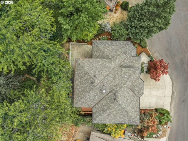 1924 Nw NORFOLK Ct, Portland, OR 97229