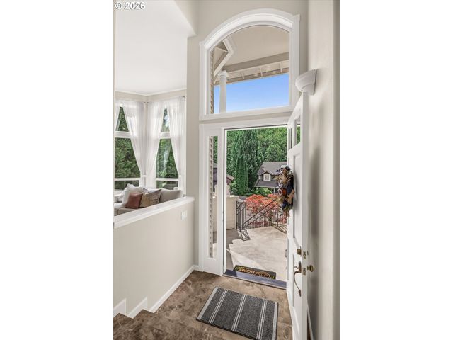 1924 Nw NORFOLK Ct, Portland, OR 97229