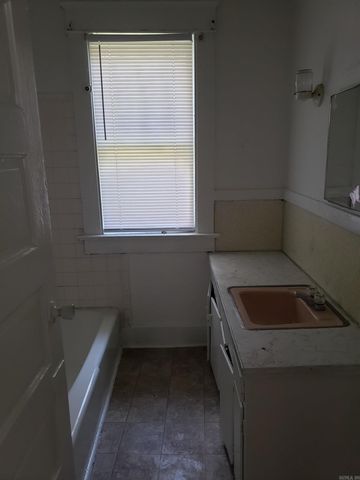 208 Rutherford Place, Pine Bluff, AR 71601