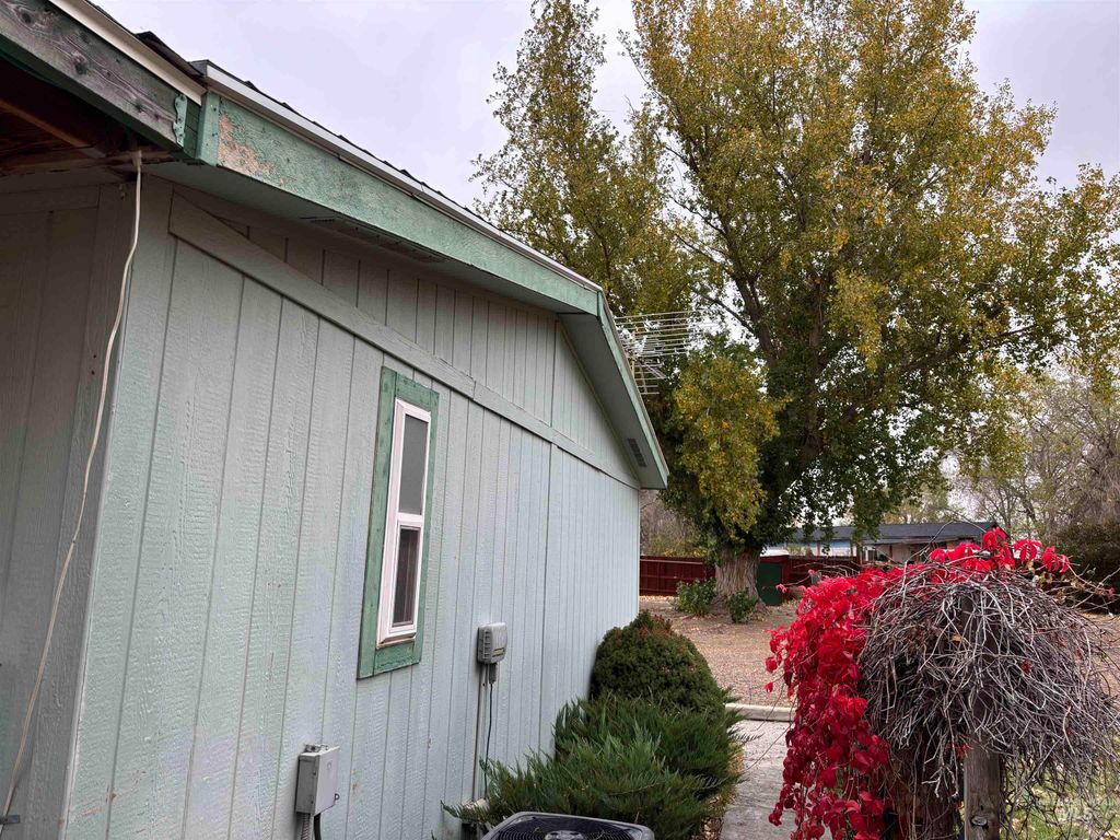 13719 SW Truman St, Mountain Home, ID 83647 photo 5