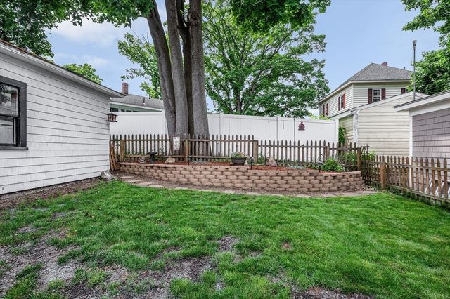 77 Hawthorn Street, Lowell, MA 01851