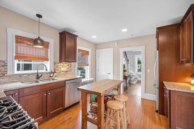 77 Hawthorn Street, Lowell, MA 01851