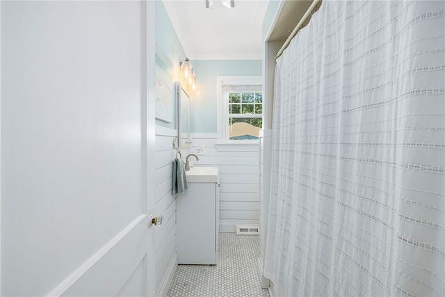 133 Carroll Avenue, Newport, RI 02840