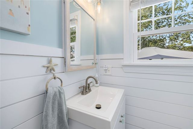 133 Carroll Avenue, Newport, RI 02840