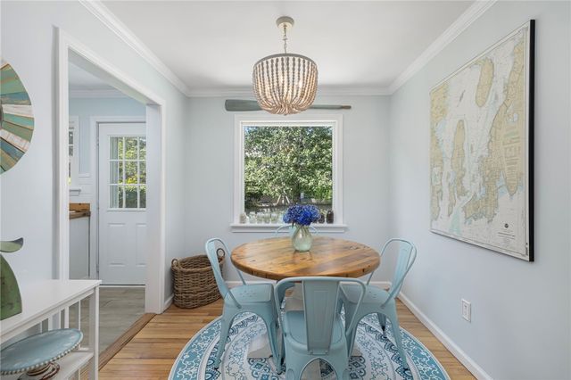 133 Carroll Avenue, Newport, RI 02840