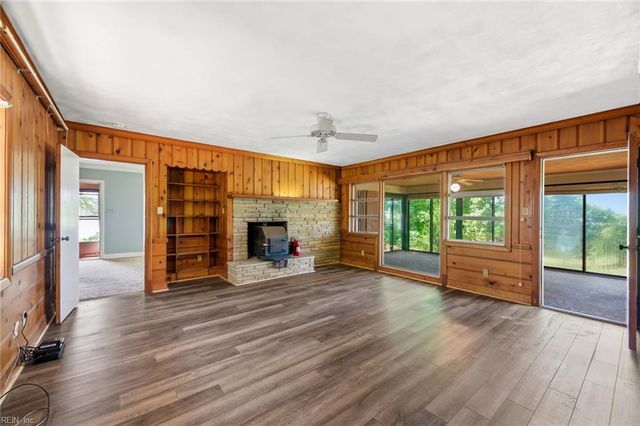 2736 Sterling Point DR, Portsmouth, VA 23703