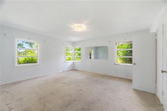 2736 Sterling Point DR, Portsmouth, VA 23703
