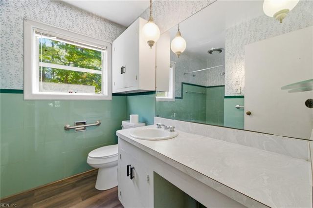 2736 Sterling Point DR, Portsmouth, VA 23703