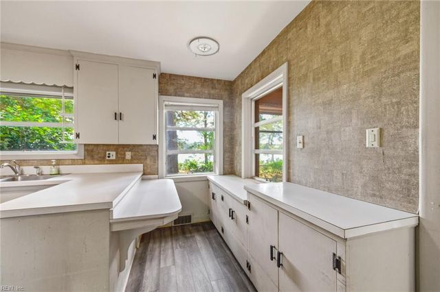 2736 Sterling Point DR, Portsmouth, VA 23703