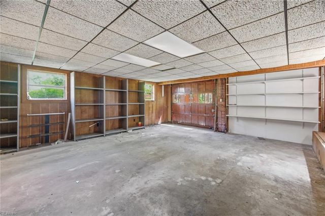 2736 Sterling Point DR, Portsmouth, VA 23703