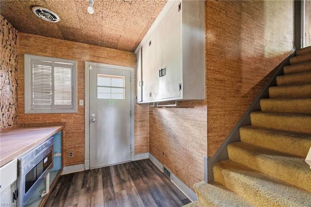 2736 Sterling Point DR, Portsmouth, VA 23703