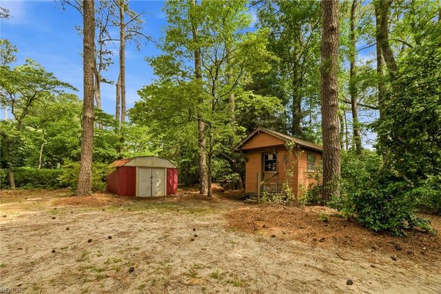 2736 Sterling Point DR, Portsmouth, VA 23703