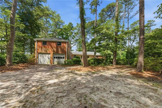 2736 Sterling Point DR, Portsmouth, VA 23703