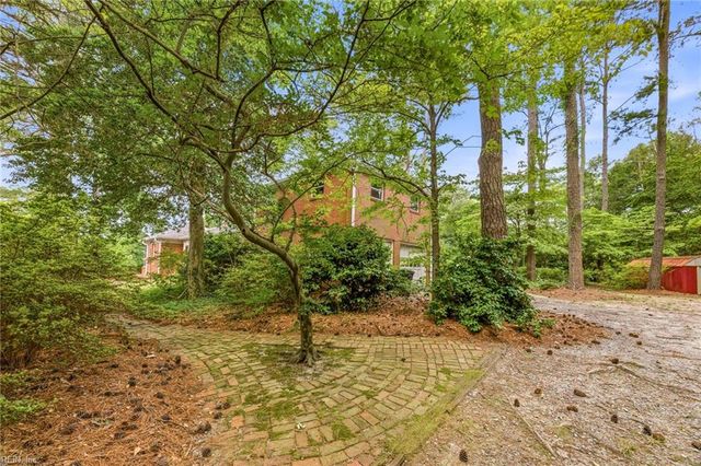 2736 Sterling Point DR, Portsmouth, VA 23703