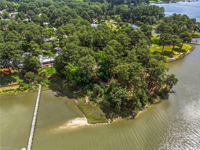 2736 Sterling Point DR, Portsmouth, VA 23703