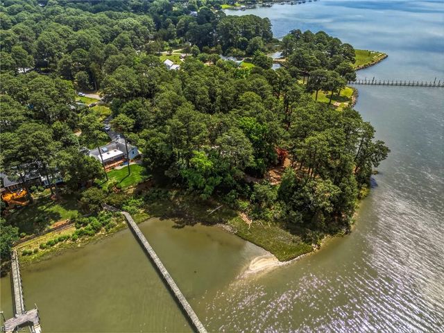 2736 Sterling Point DR, Portsmouth, VA 23703