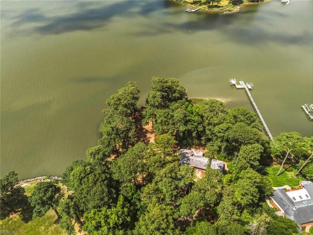 2736 Sterling Point DR, Portsmouth, VA 23703