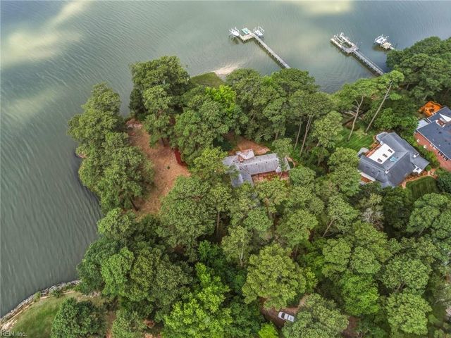 2736 Sterling Point DR, Portsmouth, VA 23703