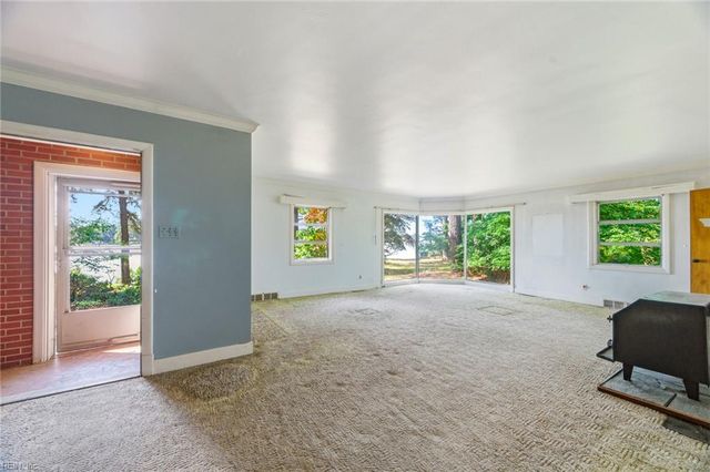 2736 Sterling Point DR, Portsmouth, VA 23703