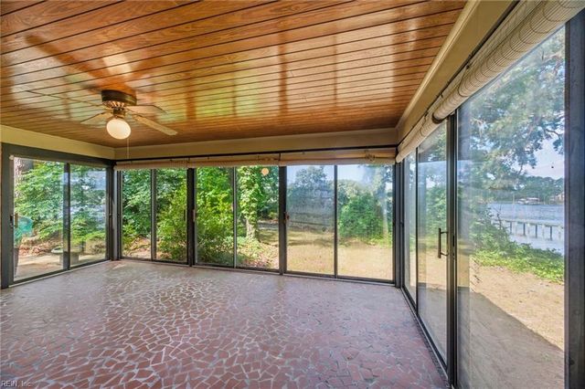 2736 Sterling Point DR, Portsmouth, VA 23703