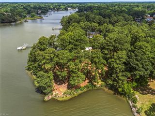 2736 Sterling Point DR, Portsmouth, VA 23703