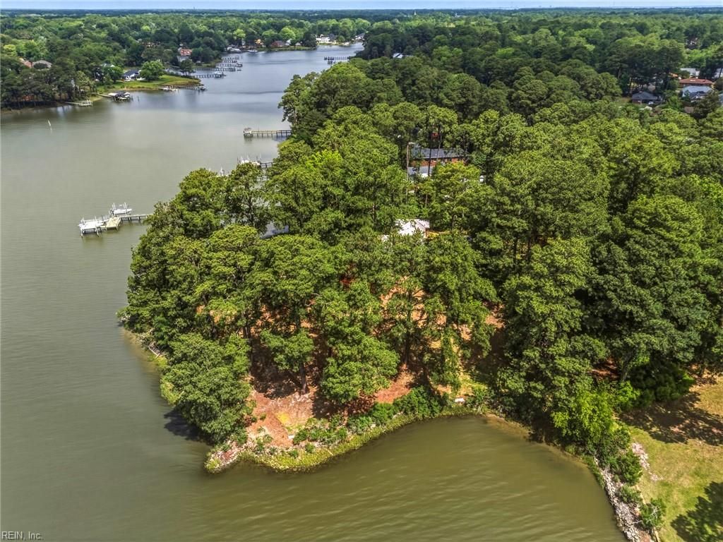 2736 Sterling Point DR, Portsmouth, VA 23703