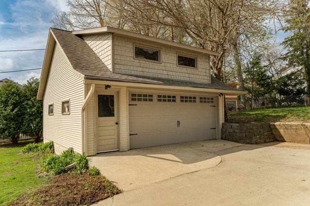 806 4th Street SW, Rochester, MN 55902
