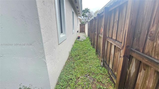 3520 NE 3rd Dr, Homestead, FL 33033