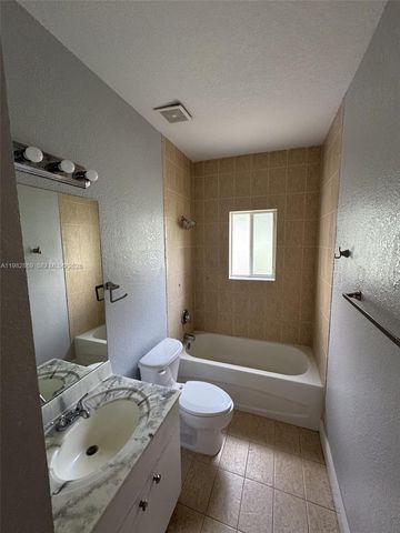 3520 NE 3rd Dr, Homestead, FL 33033