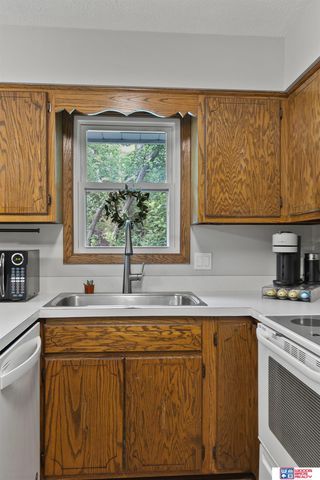 2305 Wildwood Place, Lincoln, NE 68512