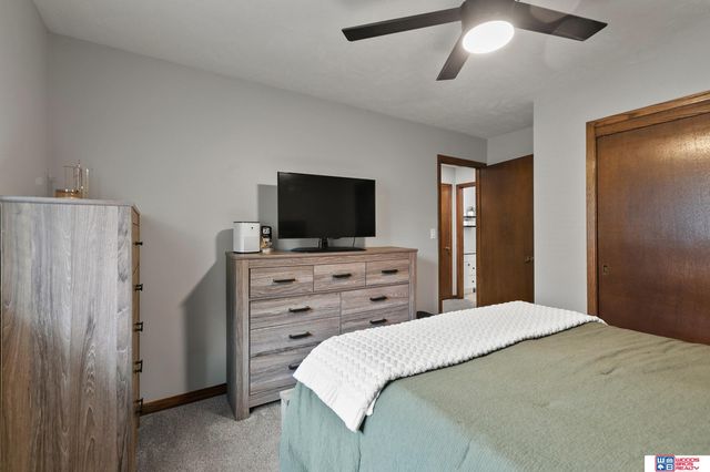 2305 Wildwood Place, Lincoln, NE 68512