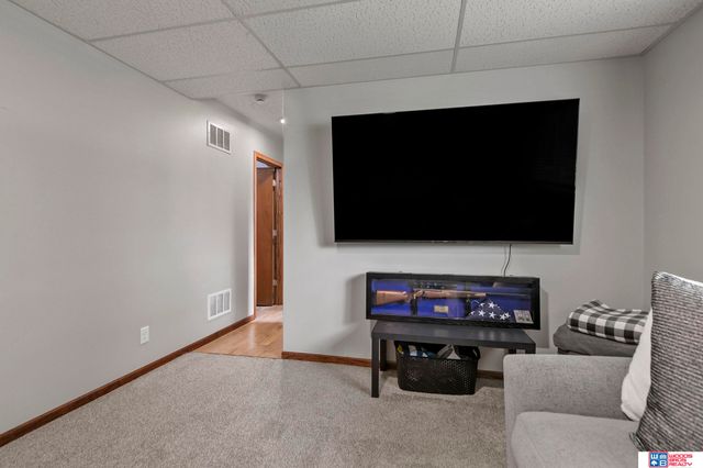 2305 Wildwood Place, Lincoln, NE 68512