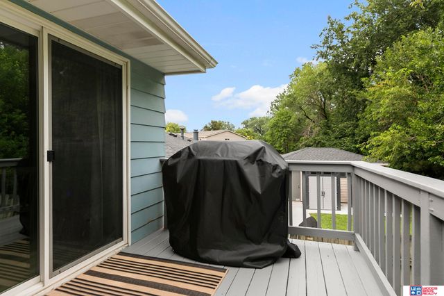 2305 Wildwood Place, Lincoln, NE 68512
