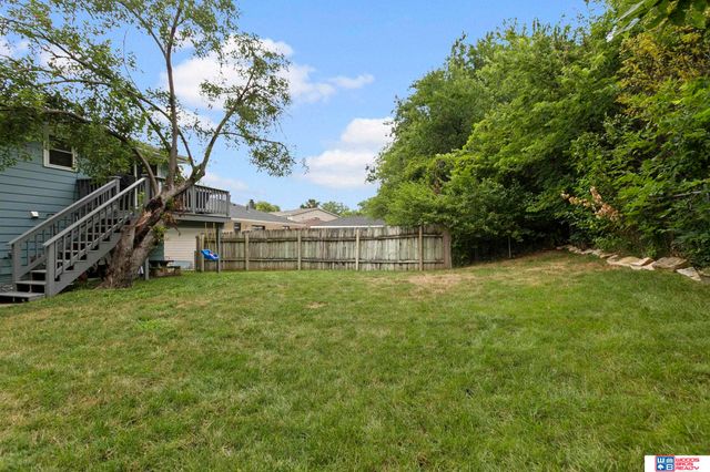 2305 Wildwood Place, Lincoln, NE 68512