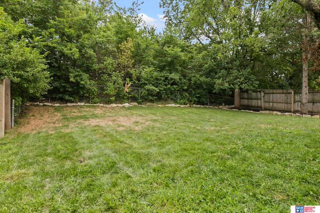 2305 Wildwood Place, Lincoln, NE 68512
