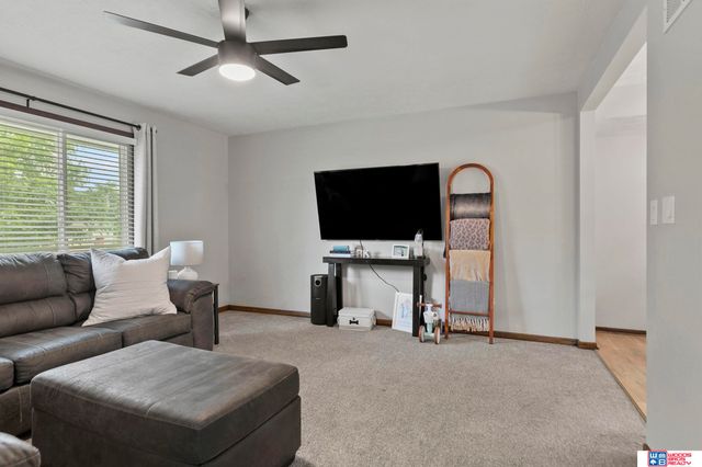 2305 Wildwood Place, Lincoln, NE 68512