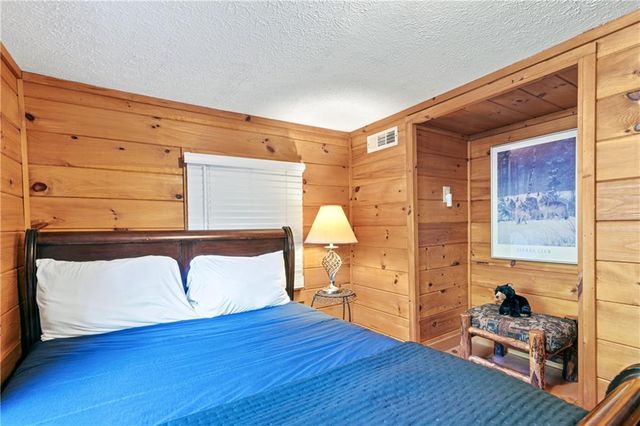 55 River Bend Lane, Blue Ridge, GA 30513