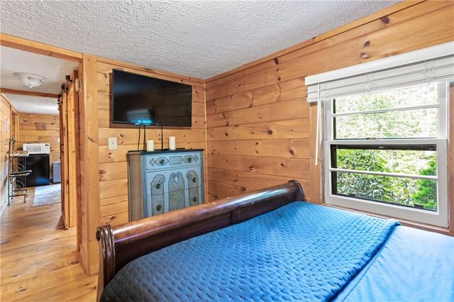 55 River Bend Lane, Blue Ridge, GA 30513