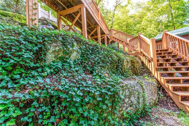 55 River Bend Lane, Blue Ridge, GA 30513