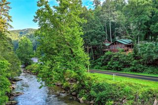 55 River Bend Lane, Blue Ridge, GA 30513