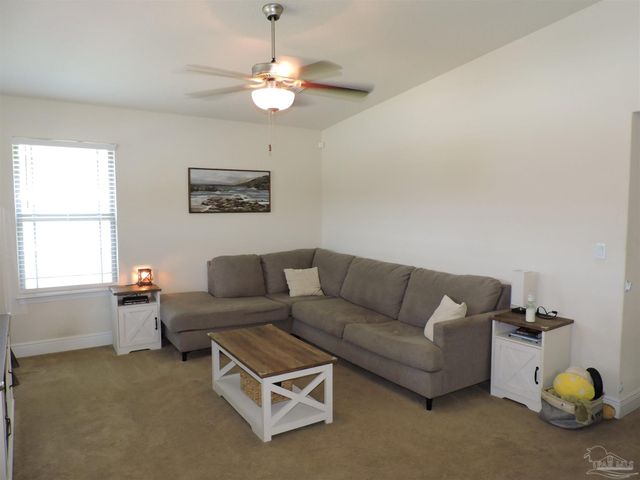 5070 Carmell Ridge Cir, Milton, FL 32570