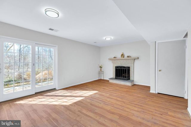 9984 WHITEWATER DR, Burke, VA 22015