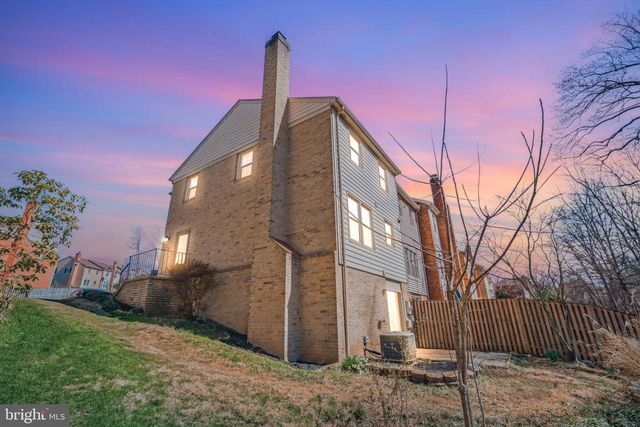 9984 WHITEWATER DR, Burke, VA 22015