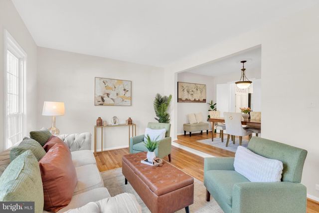 9984 WHITEWATER DR, Burke, VA 22015