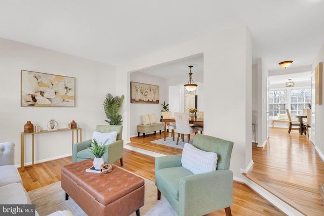 9984 WHITEWATER DR, Burke, VA 22015