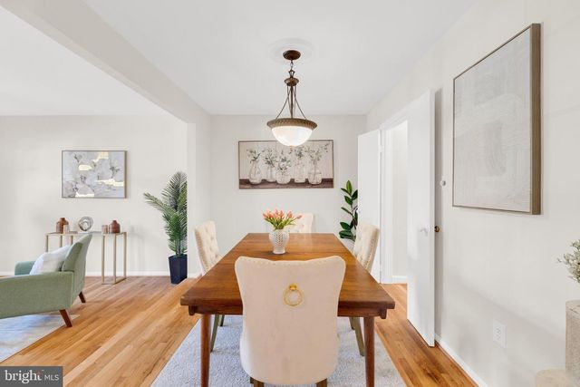 9984 WHITEWATER DR, Burke, VA 22015