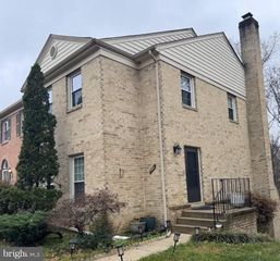 9984 WHITEWATER DR, Burke, VA 22015