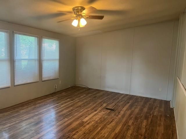 15182 Paradise Cove, Willis, TX 77318