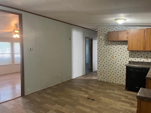 15182 Paradise Cove, Willis, TX 77318